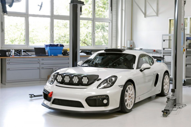 Porsche 718 Cayman GT4 Clubsport rally car concept