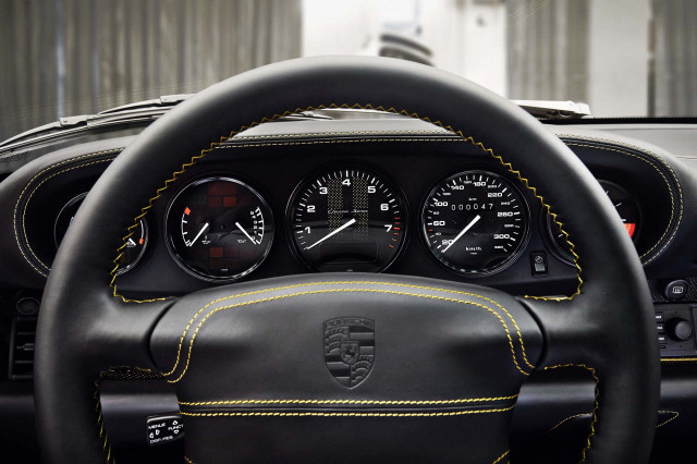 Project Gold: 911 restomod