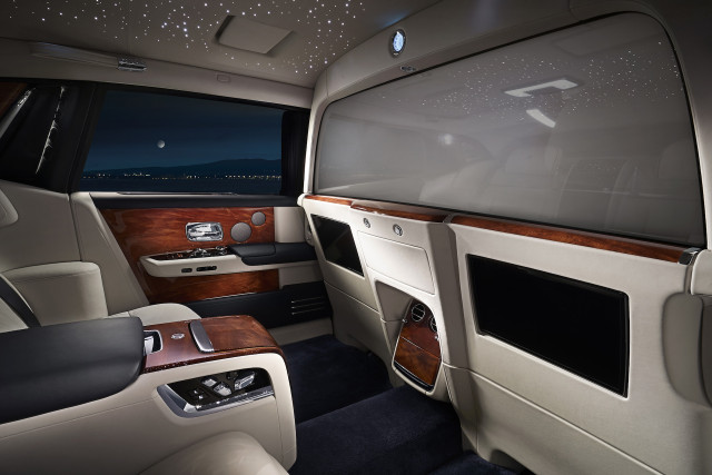 Rolls-Royce Extended Wheelbase Phantom Privacy Suite