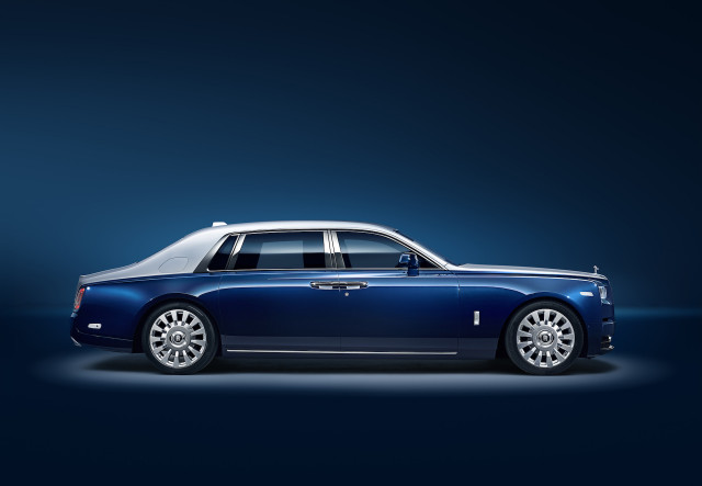 Rolls-Royce Extended Wheelbase Phantom Privacy Suite