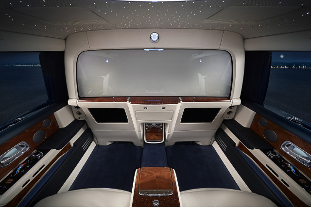 Rolls-Royce Extended Wheelbase Phantom Privacy Suite