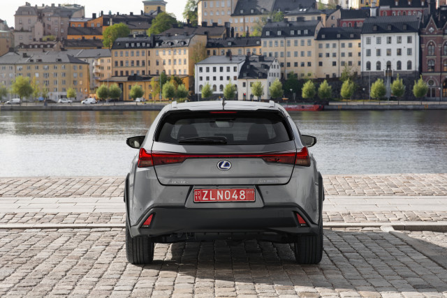 2019 Lexus UX (UX250h E-Four hybrid)