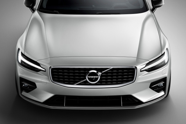 2019 Volvo V60 R-Design