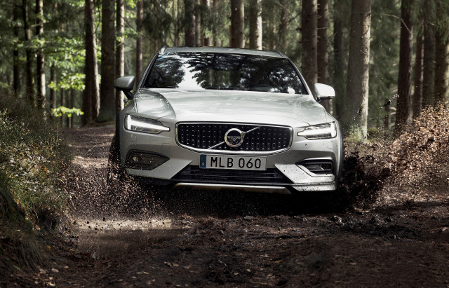 2020 Volvo V60 Cross Country