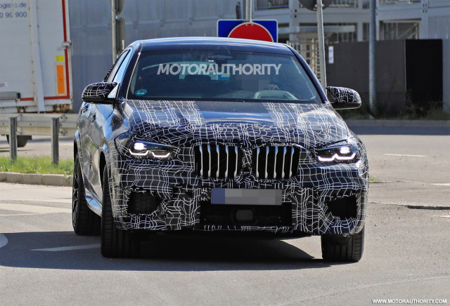 2020 BMW X6 M spy shots - Image via S. Baldauf/SB-Medien