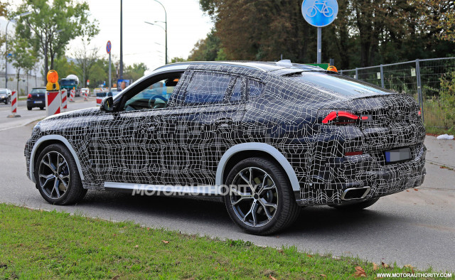 2020 BMW X6 spy shots - Image via S. Baldauf/SB-Medien