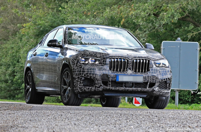 2020 BMW X6 spy shots - Image via S. Baldauf/SB-Medien