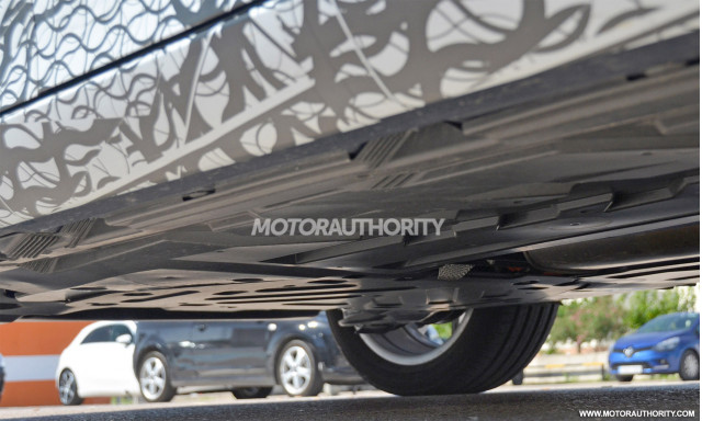 2021 Mercedes-Benz EQB test mule spy shots - Image via S. Baldauf/SB-Medien