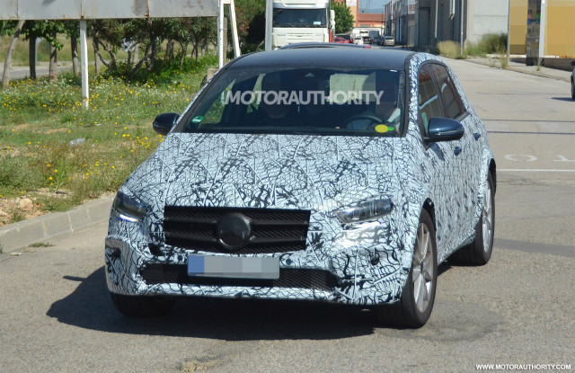 2021 Mercedes-Benz EQB test mule spy shots - Image via S. Baldauf/SB-Medien