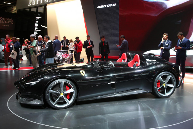 Ferrari Monza SP2, 2018 Paris auto show 