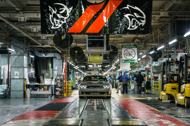 First 2019 Dodge Challenger SRT Hellcat Redeye rolls off assembly line