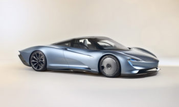 McLaren Speedtail is a hypercar spaceship with central driving position, 1,035 hp