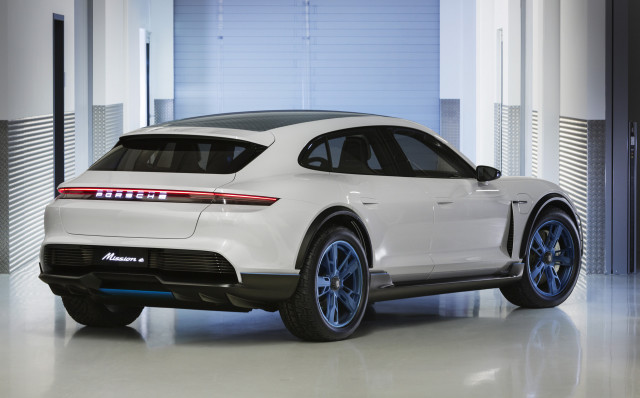 Porsche Mission E Cross Turismo concept