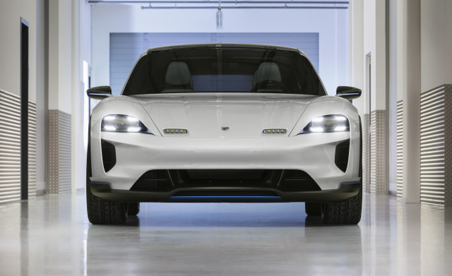 Porsche Mission E Cross Turismo concept