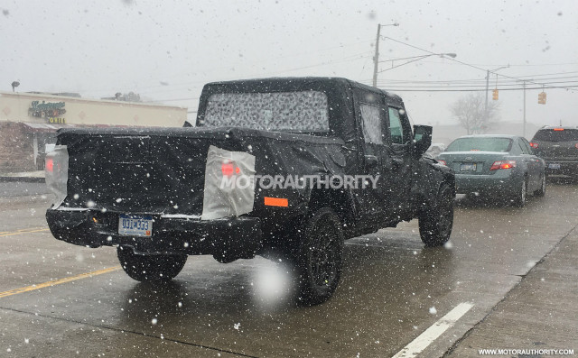2019 Jeep Wrangler pickup (Scrambler) spy shots