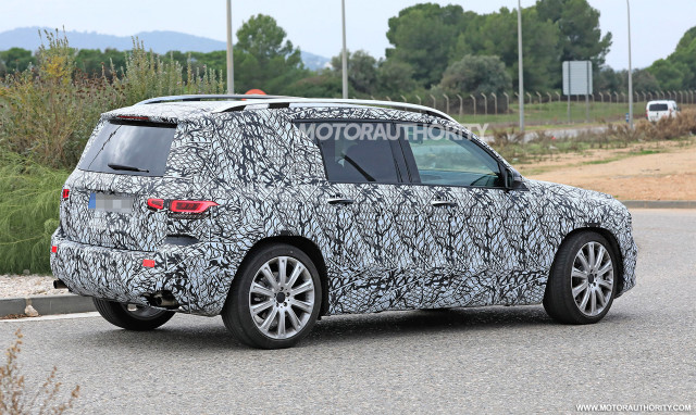 2020 Mercedes-AMG GLB35 spy shots - Image via S. Baldauf/SB-Medien