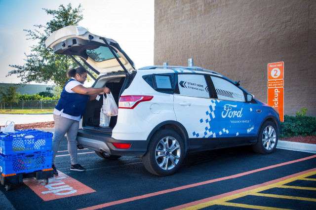 Ford partners with Walmart for self-driving delivery service