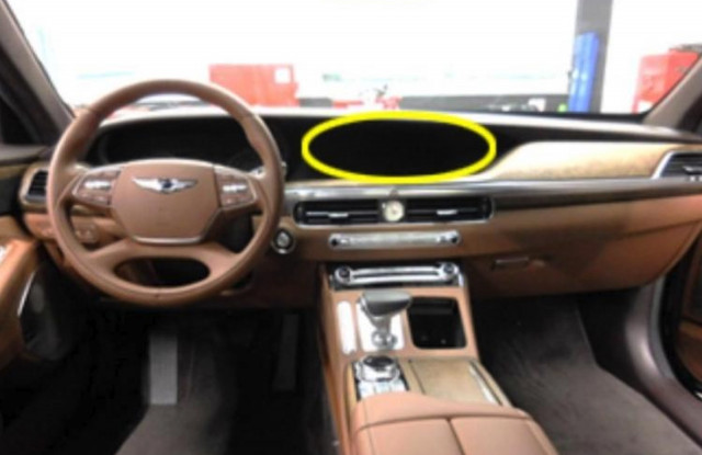 2020 Genesis G90 leaked photos via Clién