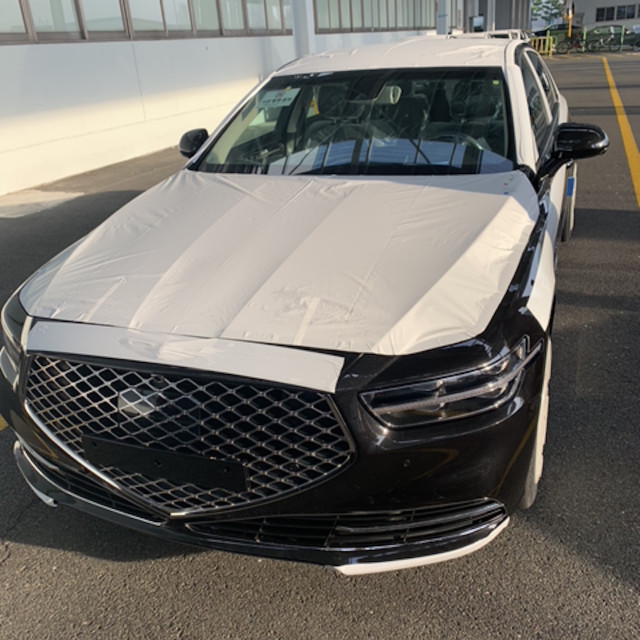 2020 Genesis G90 leaked photos via Clién