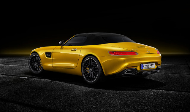2019 Mercedes-AMG GT S Roadster