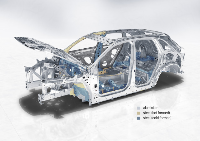 2019 Porsche Cayenne body in white