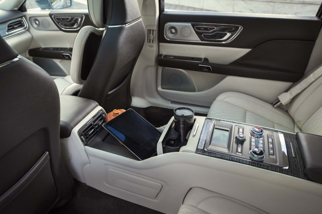 2019 Lincoln Continental Coach Door Edition