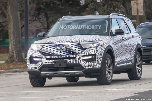 2020 Ford Explorer spy shots - Image via S. Baldauf/SB-Medien