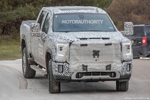 2020 GMC Sierra 2500/3500HD spy shots - Image via S. Baldauf/SB-Medien