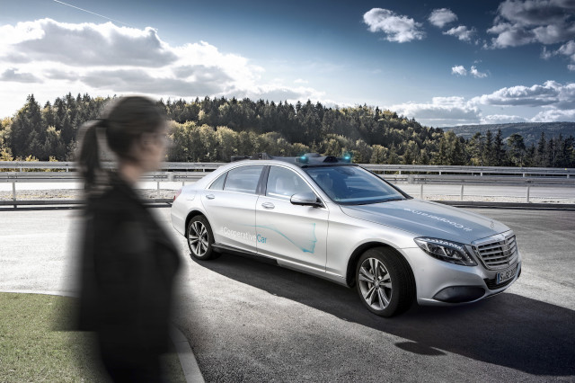 Mercedes-Benz self-driving Cooperation Car