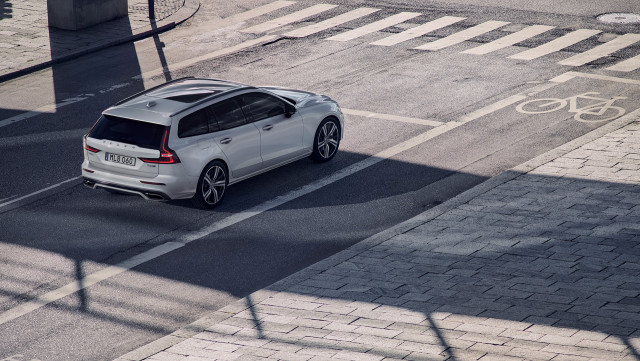2019 Volvo V60 R-Design