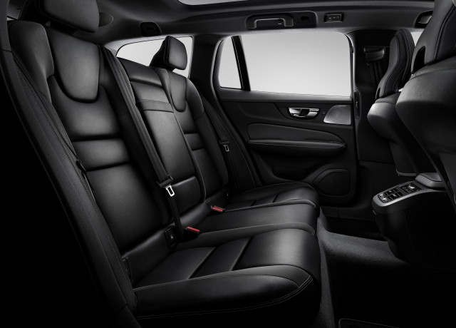 2019 Volvo V60 R-Design