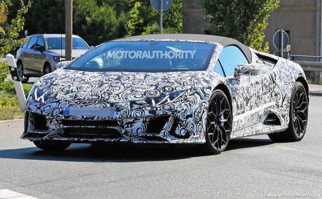 2020 Lamborghini Huracan Spyder facelift spy shots - Image via S. Baldauf/SB-Medien 2020 Lamborghini Huracan Spyder facelift spy shots - Image via S. Baldauf/SB-Medien