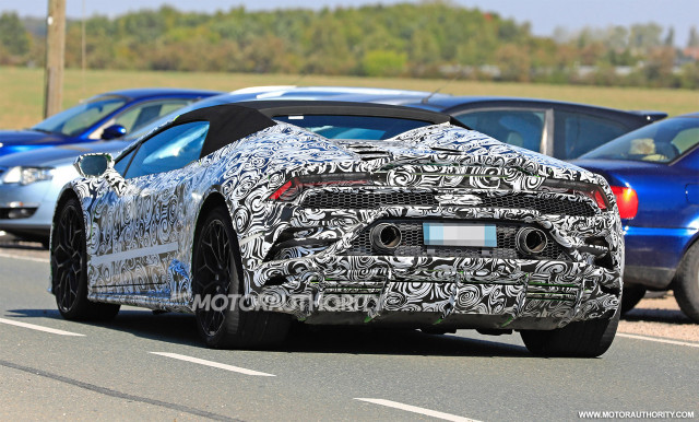 2020 Lamborghini Huracán Spyder facelift spy shots - Image via S. Baldauf/SB-Medien