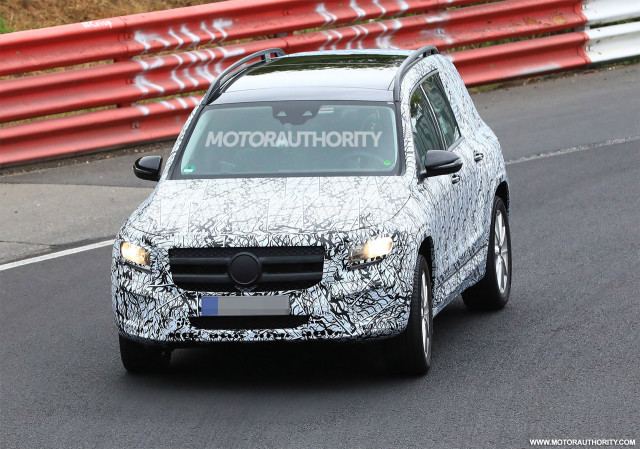 2020 Mercedes-Benz GLB spy shots - Image via S. Baldauf/SB-Medien