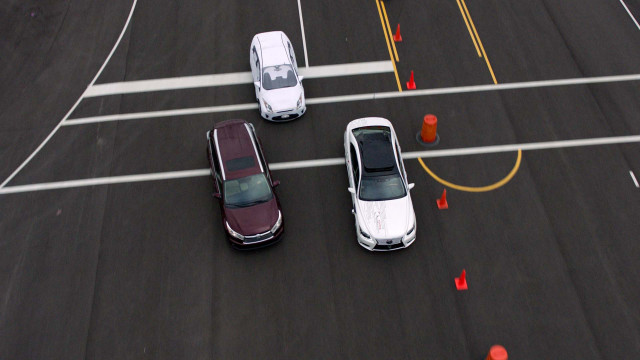 Toyota Research Institute simulation of actual 3-car crash, to test Guardian active-safety system