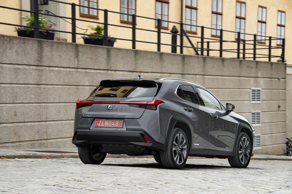 2019 Lexus UX (UX250h E-Four hybrid)