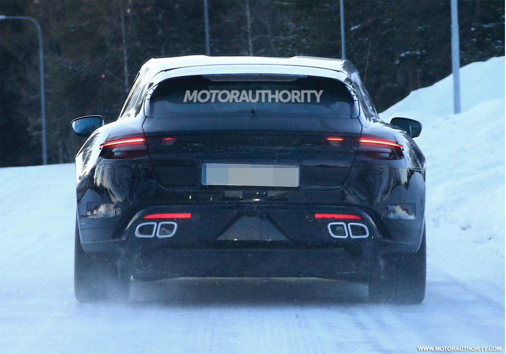 2021 Porsche Taycan Cross Turismo spy shots - Image via S. Baldauf/SB-Medien