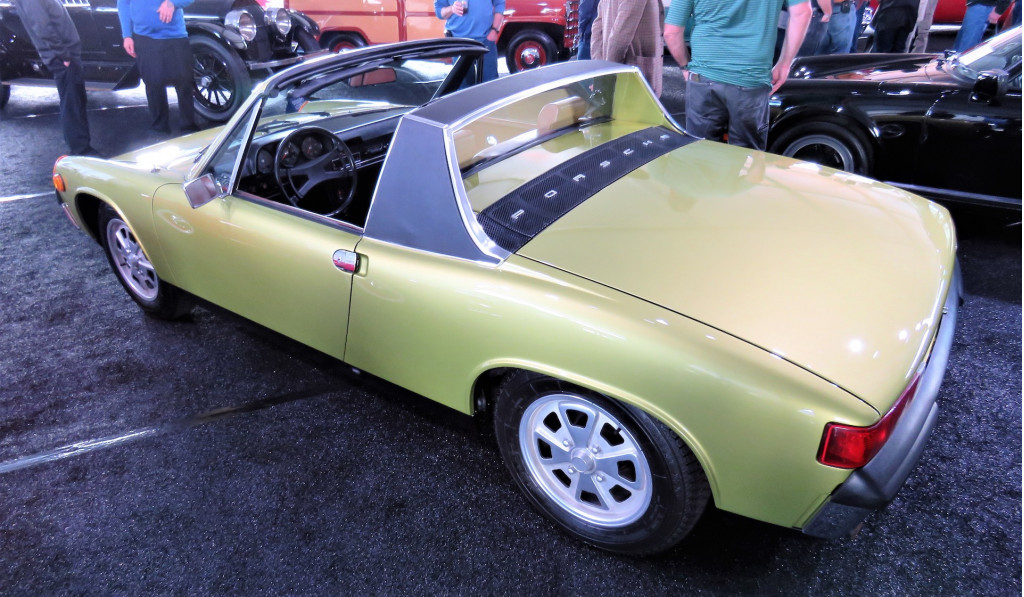 The removable roof is stowed in the rear trunk | Bob Golfen