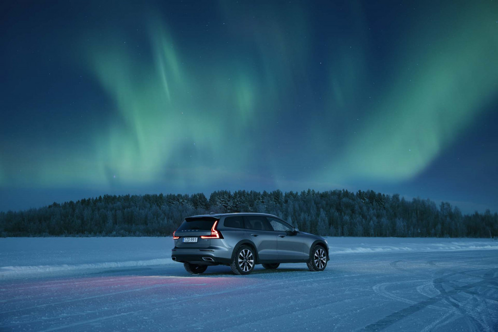 2020 Volvo V60 Cross Country