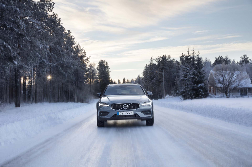 2020 Volvo V60 Cross Country