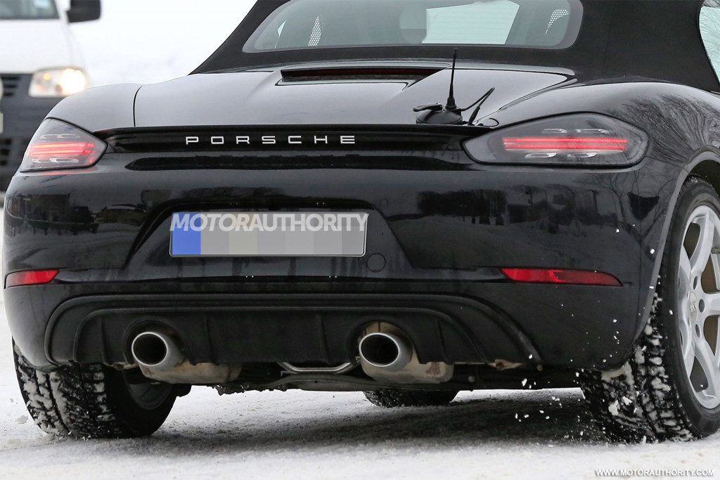 2020 Porsche 718 Boxster Touring Package spy shots - Image via S. Baldauf/SB-Medien