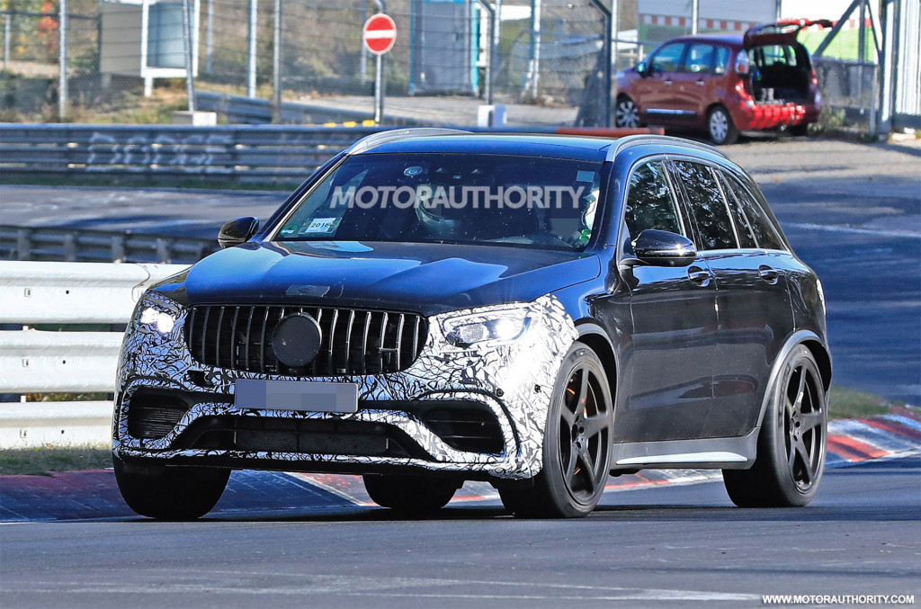 2020 Mercedes-AMG GLC63 facelift spy shots - Image via S. Baldauf/SB-Medien 2020 Mercedes-AMG GLC63 facelift spy shots - Image via S. Baldauf/SB-Medien