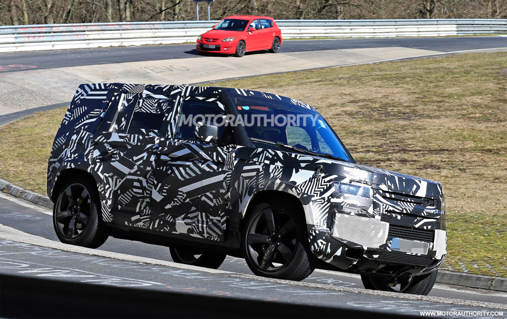 2021 Land Rover Defender spy shots - Image via S. Baldauf/SB-Medien