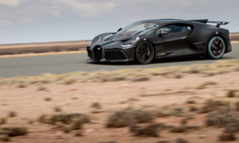 Bugatti Divo busy with hot-weather testing