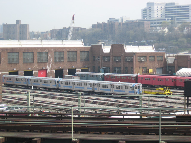 MTA 207TH Street rail yard [CREDIT - Fan Railer - Wikimedia Commons]