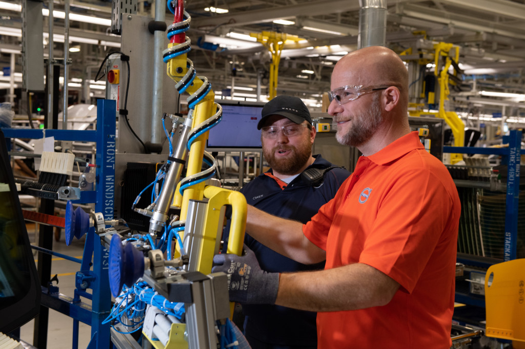 Motor Authority builds a 2019 Volvo S60 Motor Authority builds a 2019 Volvo S60