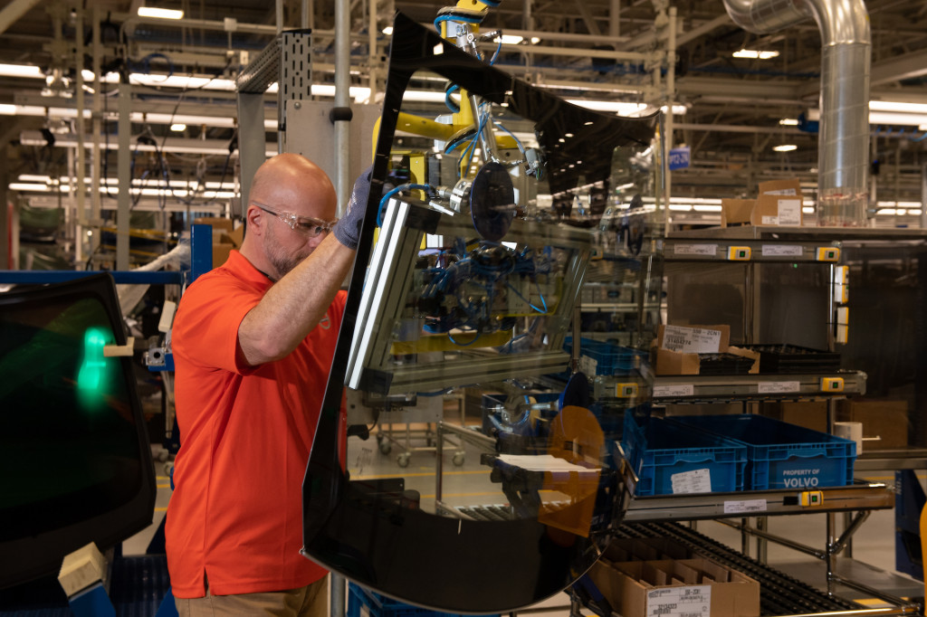 Motor Authority builds a 2019 Volvo S60 Motor Authority builds a 2019 Volvo S60