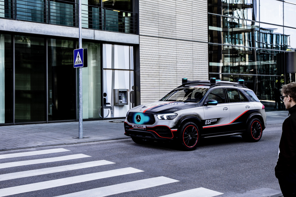 Mercedes-Benz ESF 2019 safety car concept