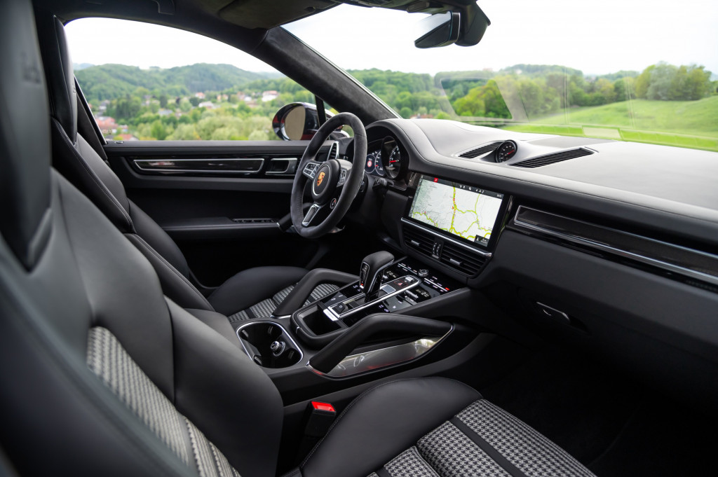 2020 Porsche Cayenne Coupe