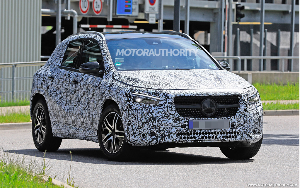 2021 Mercedes-Benz GLA spy shots - Image via S. Baldauf/SB-Medien 2021 Mercedes-Benz GLA spy shots - Image via S. Baldauf/SB-Medien